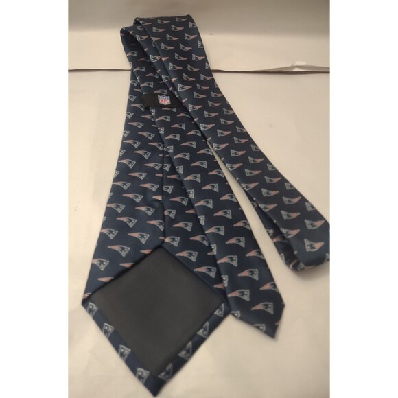 New England Patriots Men’s Tie NFL Football Team Neck Tie - Picture 3 of 6